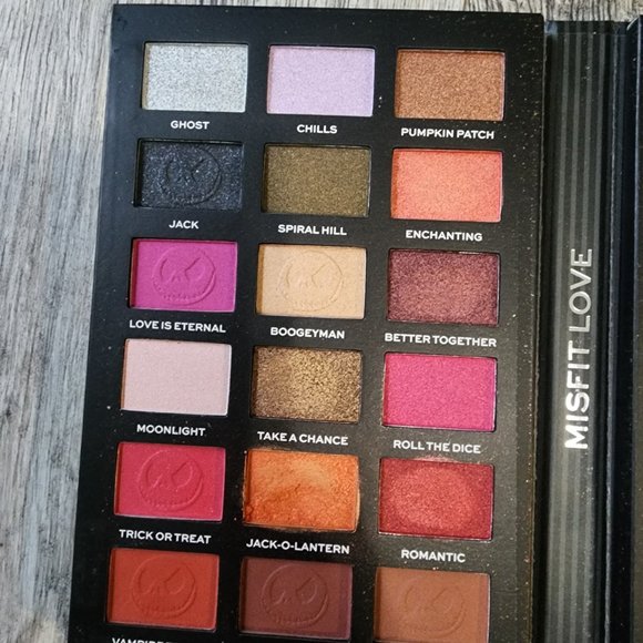Makeup Revolution The Nightmare Before Christmas Sally Palette - Picture 3 of 5